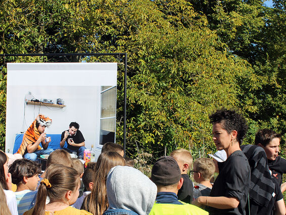 Vernissage Stéphanie LACOMBE "La table de l'ordinaire" - Scolaires Champagne Picarde Vernissage Stéphanie LACOMBE "La table de l'ordinaire" - Scolaires Champagne Picarde