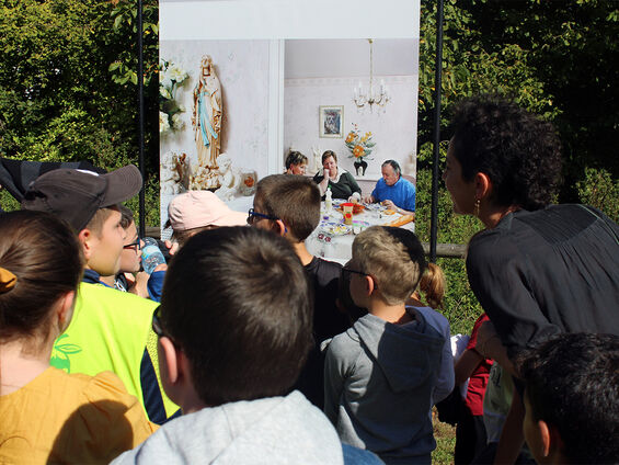 Vernissage Stéphanie LACOMBE "La table de l'ordinaire" - Scolaires Champagne Picarde Vernissage Stéphanie LACOMBE - Scolaires Champagne Picarde