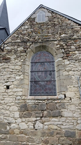 Mur de l'église de Gizy avant l'intervention du chantier